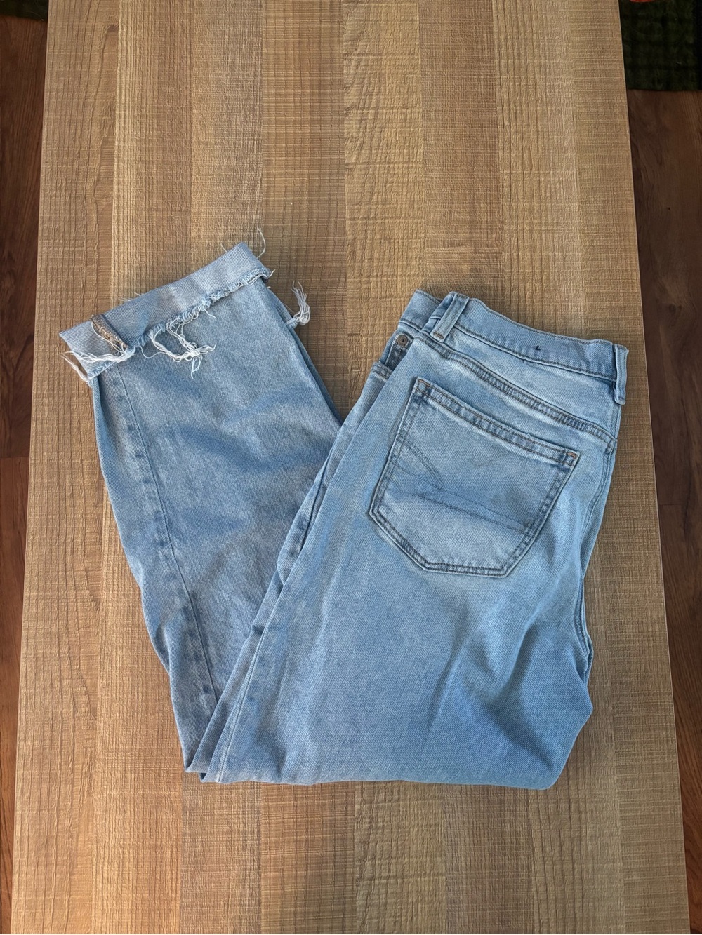 American Eagle Outfitters Barrel Jeans